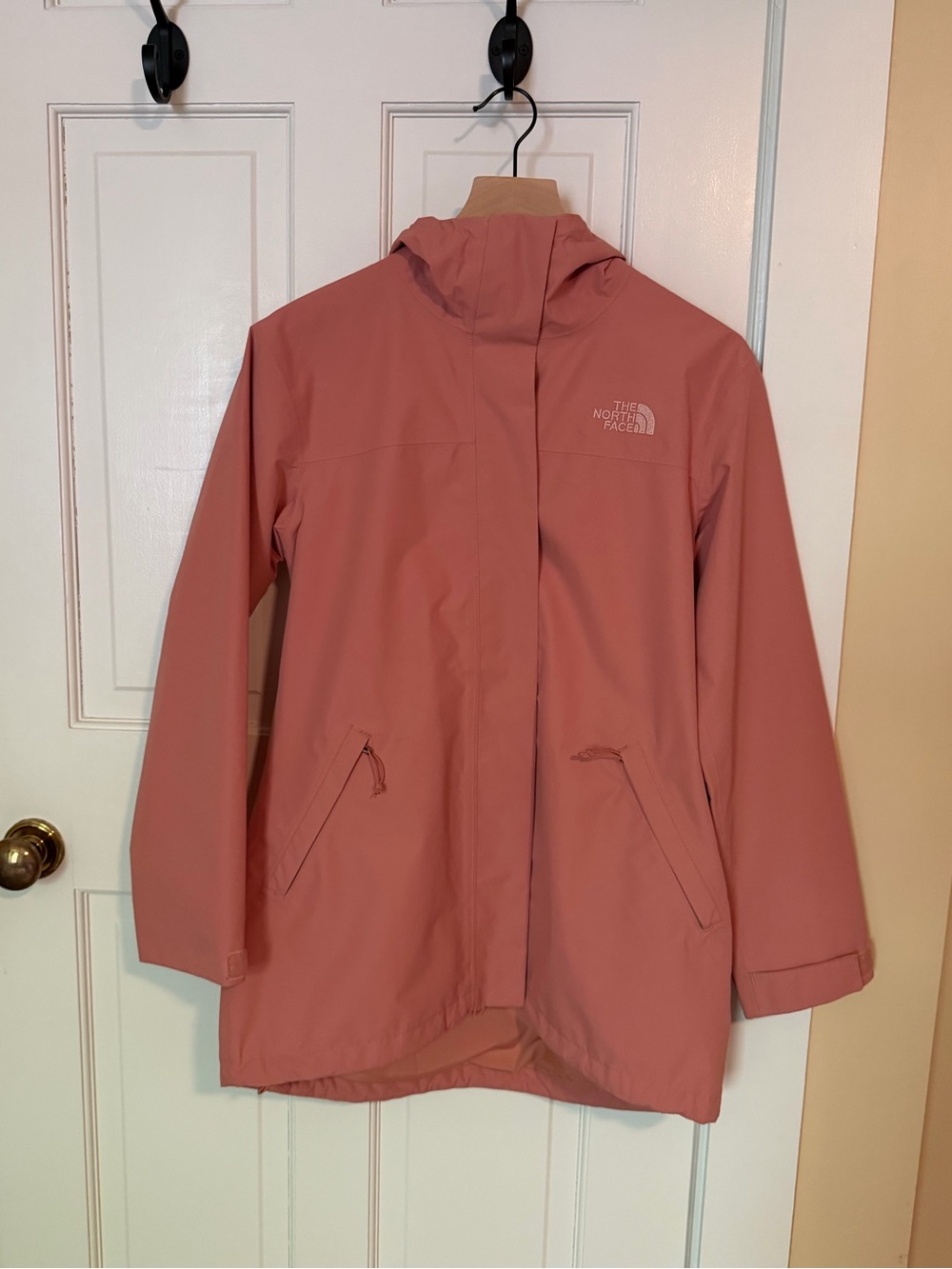 The North Face Antora Rain Parka in Pink